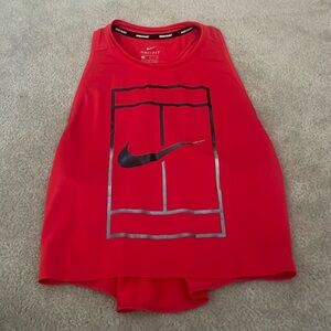nike tank top size small